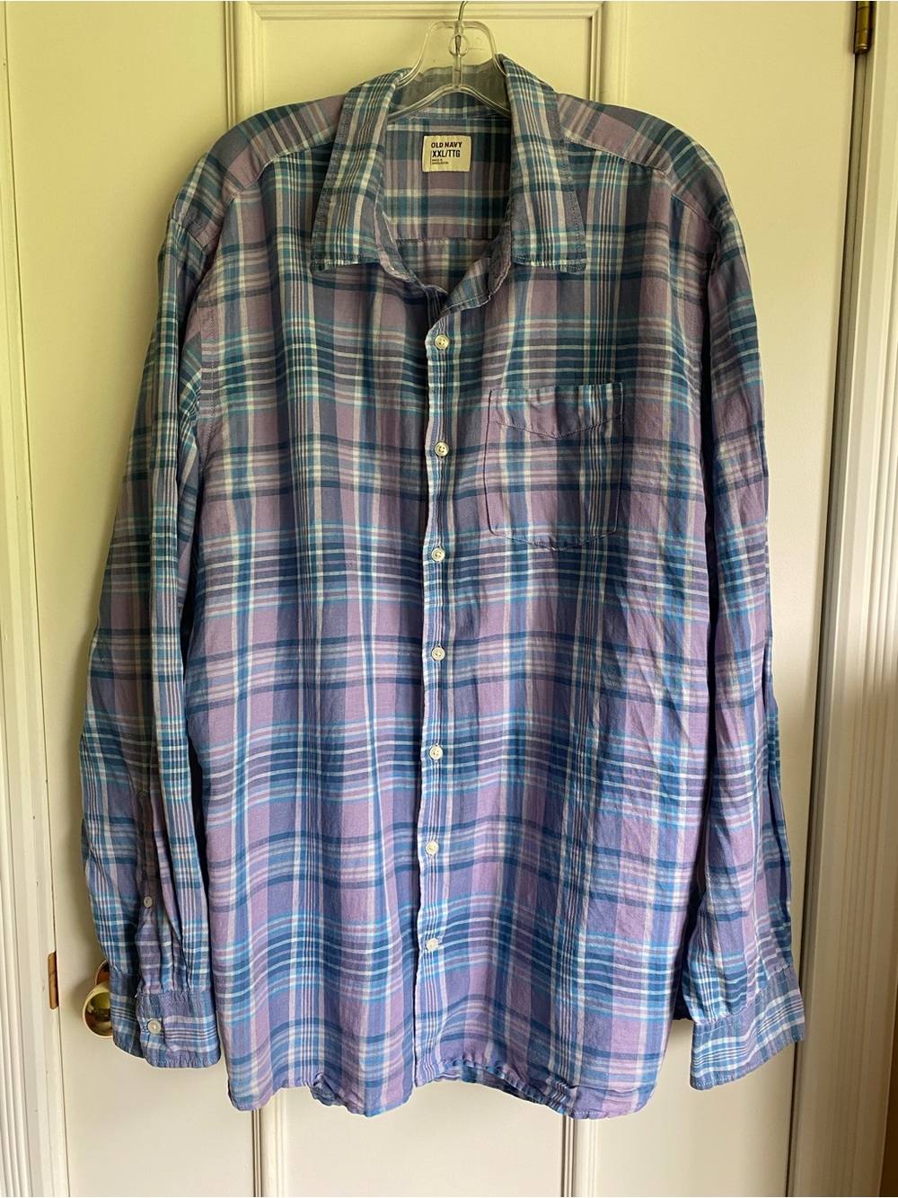 Old Navy Men’s Purple and Blue Plaid Button-Down Shirt. Linen cotton blend.